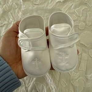 Baby Deer White Satin crib shoes size 3